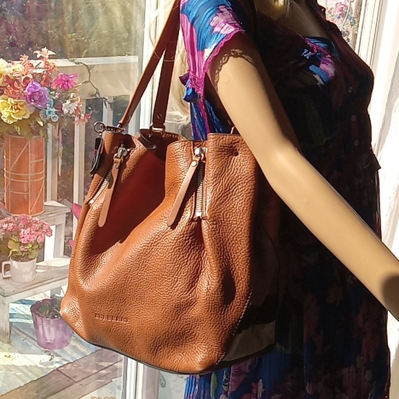 Burberry Maidstone Leather Tote Bag - Picture 14 of 14